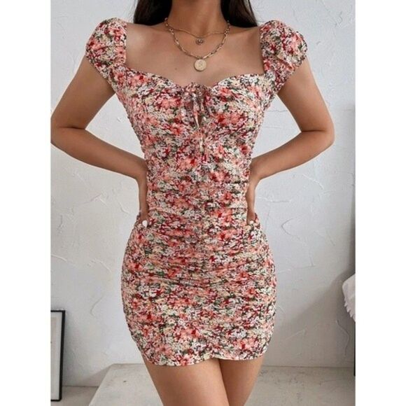 SHEIN Curve All Over Floral Print Lace Up Ruched Dress NWOT Size OXL  4 0133 - Picture 3 of 10